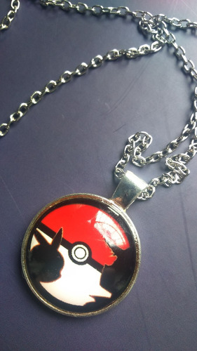 Pokemon Pokeball Pikachu Collar Cristal  Exclusivo 