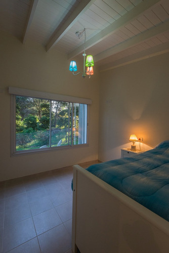 Imagen 10 de 19 de Casa En Alquiler O Venta En Valeria Del Mar A 3 Cuadras De La Entrada A Cariló Y 6 De La Playa Con Jacuzzi Y Loza Radiante.
