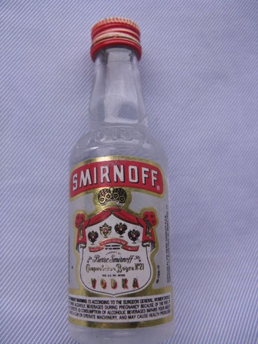Retro Virales:  Botellita Licor Vodka Smirnoff  Bfk Lc13br