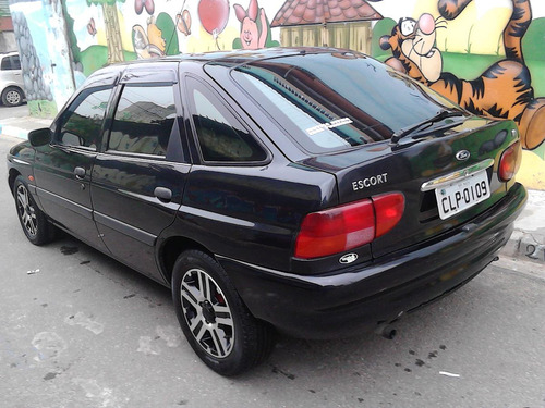 Ford Escort Gl 1.8i 16v 4p