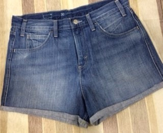 short jeans levis