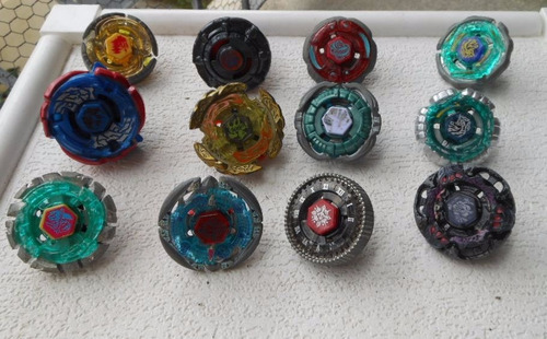 Set De 12 Beyblades Metal Fusion Con Estadio Boldblast