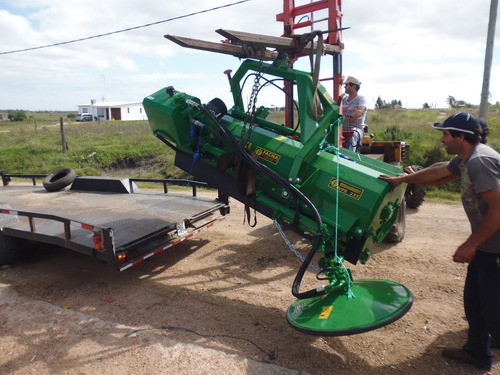 Pulverizadora Tractoelevador Segadora Atomizadora Fertilizad