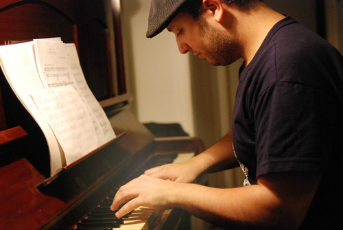 Imagen 6 de 10 de Clases De Piano, Teclado, Composición (zona Once O Virtual)