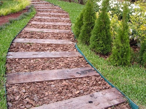 Imagen 2 de 6 de Durmiente De Quebracho Colorado En Tabla Para Caminos Jardin