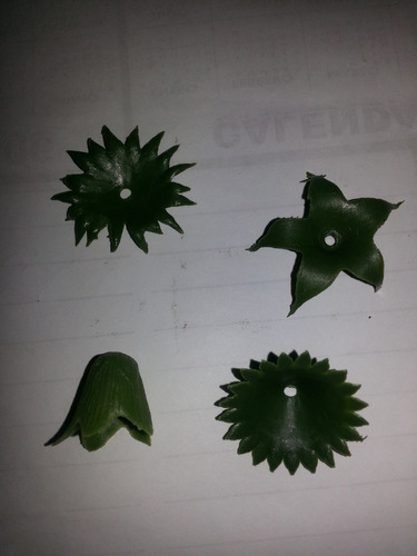 Imagen 1 de 5 de Calices Plasticos/flores Tela-papel-foami (gruesa) (7)