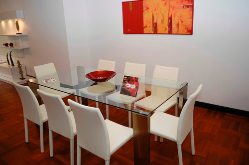 Venta De Apartamento En Pocitos, 3 Dormitorios, Y Servicio.
