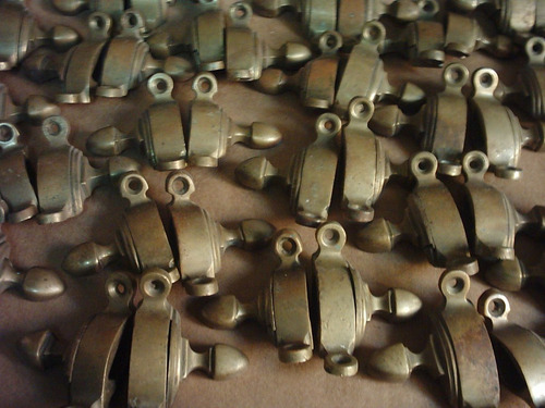 Soportes De Bronce Para Alfombras De Escalera (Usado)