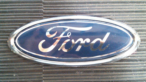 Insignia / Escudo De Parrilla Y Baul Ford Ecosport