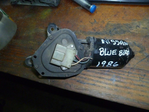 Vendo Motor De Limpiaparabrisas De Nissan Blue Bird,  1986