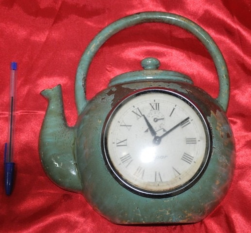 Antigo Raro Relógio Corda  Formato Chaleira Alumínio Spar