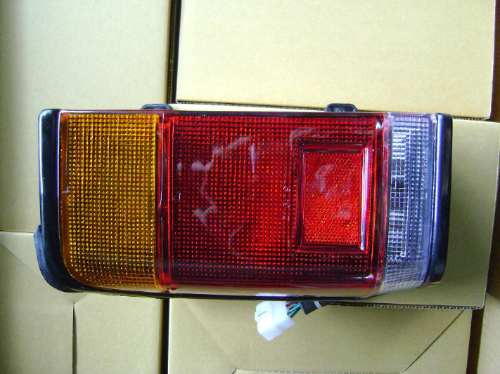 Farol Trasero Izquierdo Mazda E-2200