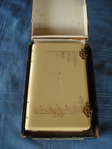 Imagen 5 de 6 de Relicario Libro Oración 1928 Bronce Nacar Baquelita Muy Bien