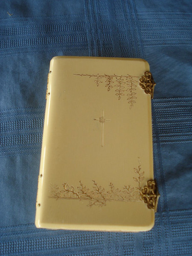 Imagen 1 de 6 de Relicario Libro Oración 1928 Bronce Nacar Baquelita Muy Bien