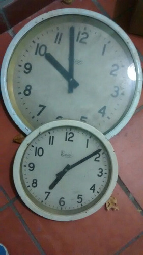 Dos Relojes Eléctricos De Hospital Antiguos No Funcionan