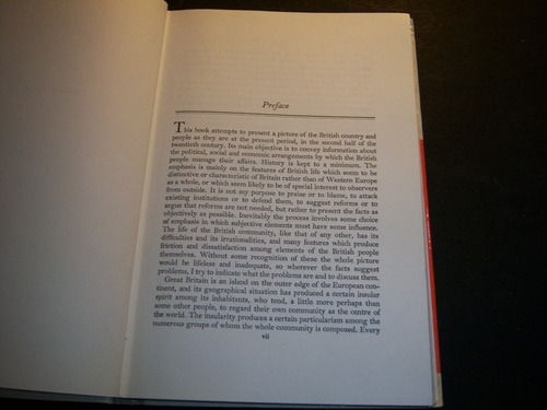 Life In Modern Britain . Peter Broomhead (Usado)