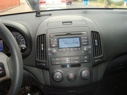 Imagem 9 de 10 de Peças Para Hyundai I30 Lataria Motor 2.0 Rodas Bancos Sucata