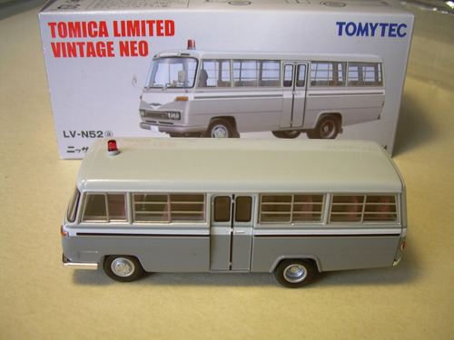 Nissan Civilian   De Tomica Limited Vintage 1:64 Vv4