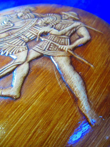 El Arcon Plato Artesanal De Madera Labrado En Relieve 17076