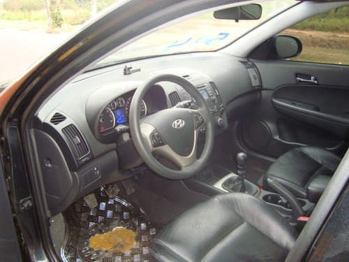 Imagem 8 de 10 de Peças Para Hyundai I30 Lataria Motor 2.0 Rodas Bancos Sucata