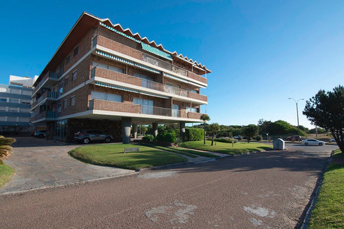 Imagen 2 de 14 de Alquiler Apartamento Rambla Y Parada 15 De Playa Mansa
