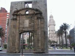 Montevideo - Puerta De La Ciudadela - Lámina 45 X 30 Cm.