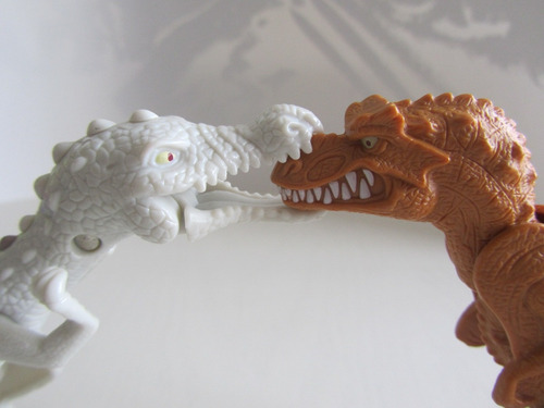 Pelea De Dinosaurios T Rex Vs. Esqutelosaurio Wyc | Cuotas sin interés Pelea De Dinosaurios T Rex Vs. Esqutelosaurio Wyc | Cuotas sin interés