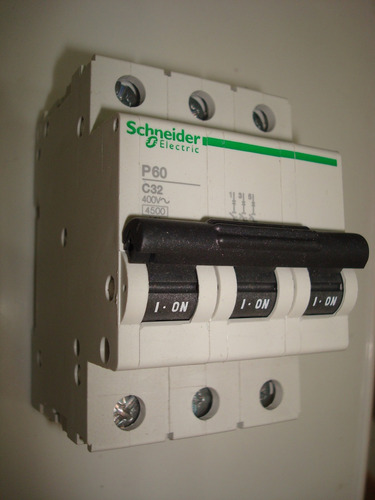 Llave Termica Schneider 3 X 32 Amp