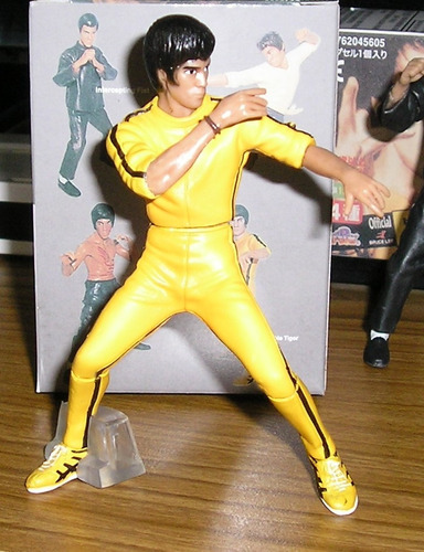 Muñeco Bruce Lee En Caja Bandai Flexible Tiger