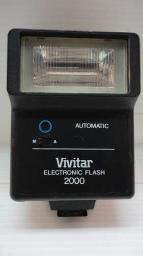 Flash Vivitar 2000. Koreano.