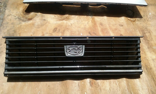 Imagen 1 de 2 de Parrilla Para Subaru 1980