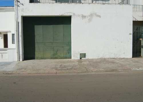 Galpón En Esq. Con Dos Salidas A Avenidas 230m2 Imperdible!!