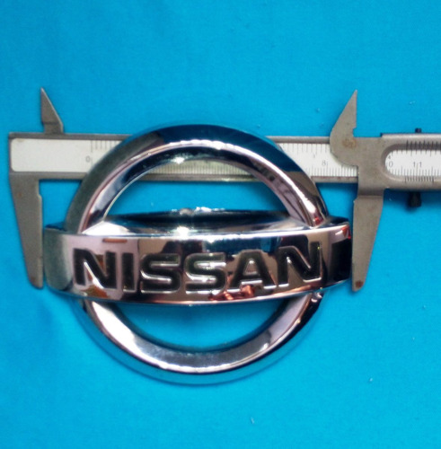 Emblema Original Nissan  9 Cm Lar.x 7.5 Cm Diam-usado Hm4