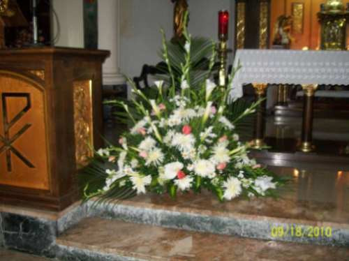 Floristeria Decoracion De Iglesia Con Flores, Ramos Florales | MercadoLibre
