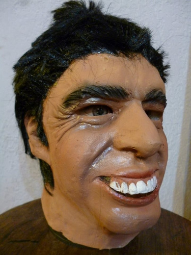 Mascara En Latex. Luis Suarez.