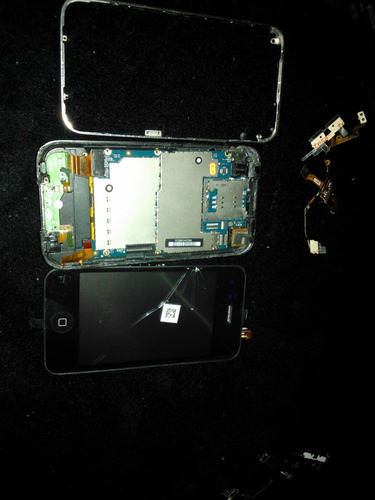 **baixei** iPhone 3gs 16gb (defeito)