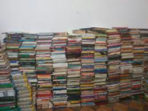 Lote 30 Livros - Literatura Nacional, Estrangeiras, Direito.