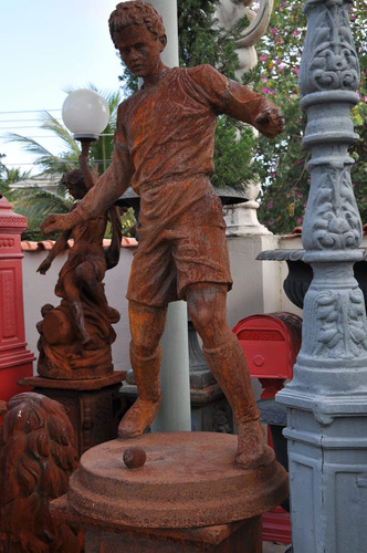 Estatua Jogador De Futebol 120 Cm De Altura - Ef233