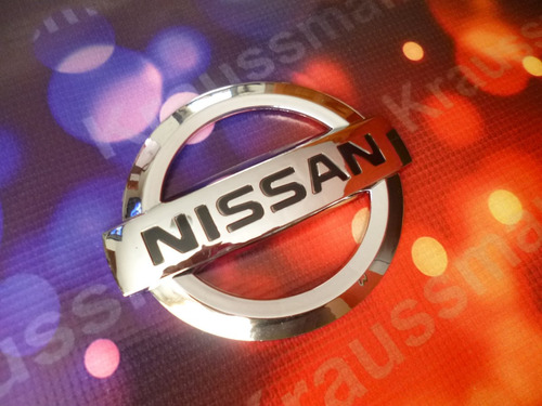 Nissan, Logo Emblema Cromado, 9x7.5cms