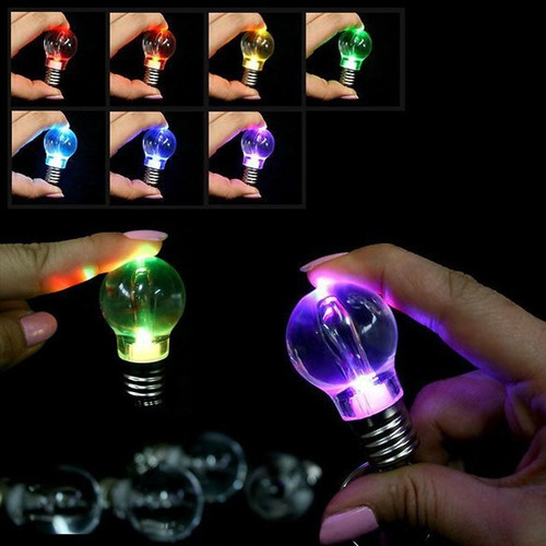 Imagen 2 de 2 de Llavero Led En Forma De Foco Linterna Pequeña 7 Colores