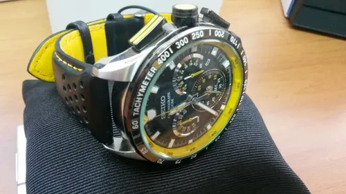 Relógio Seiko Chronograph Vk63ac Semi-novo Na Caixa Lindo