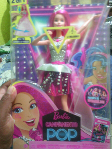 Muñeca Barbie Campamento Pop