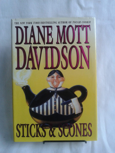 Sticks & Stones Diane Mott Davidson  Bantam Books Ingles