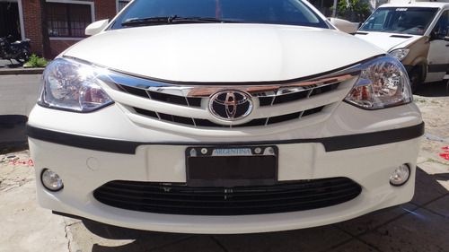 Toyota Etios 4p Combo Baguetas Puertas + Protector Paragolpe