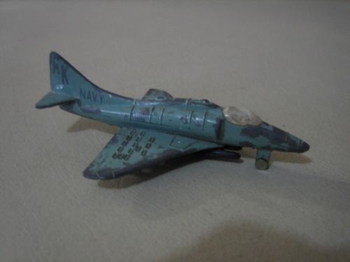 Avion Skyhawk A-4e Vintage Escala Metalico