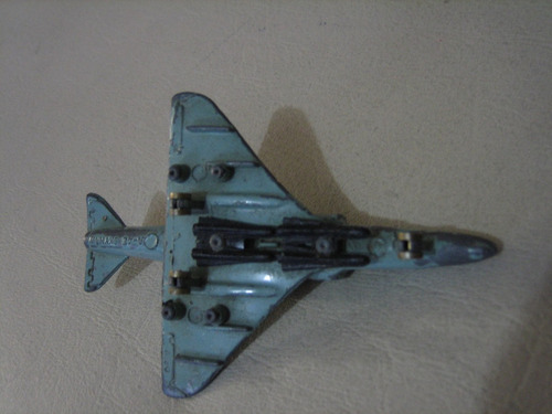 Avion Skyhawk A-4e Vintage Escala Metalico