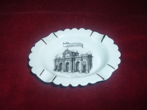 Cenicero De Porcelana Blanca