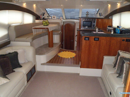 Imagen 8 de 12 de Cruiser Yachts 447 Sedan Bridge 2007