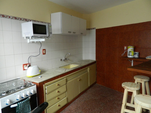 Residencia Estudiantil Mixta !!! Fernández Crespo Y Uruguay