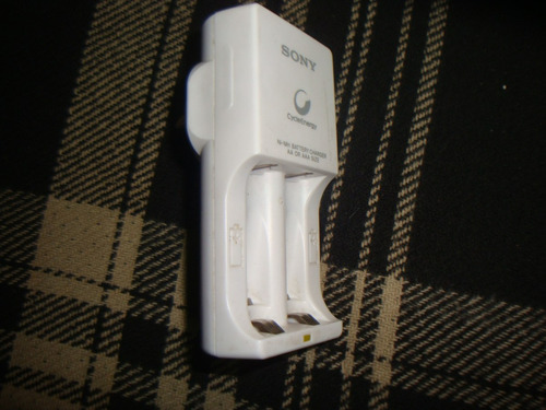 Cargador De Pilas Recargables Sony Mod.bcg-34hw/ar Sin Envio (Usado)